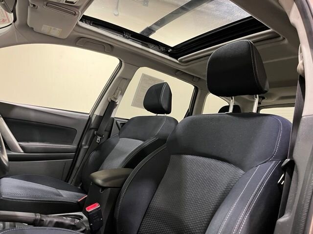 
 2016 Subaru Forester 2.5i Premium full									