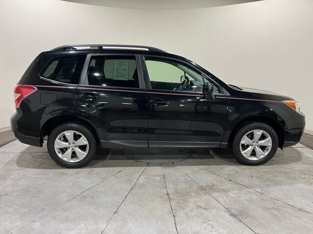 
 2016 Subaru Forester 2.5i Premium full									