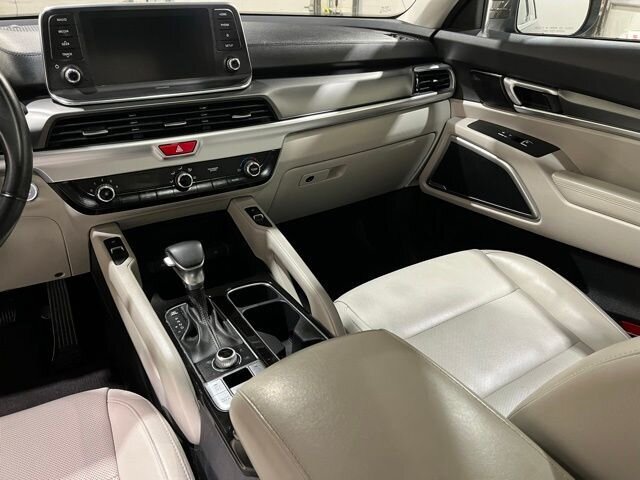 
 2020 Kia Telluride S full									