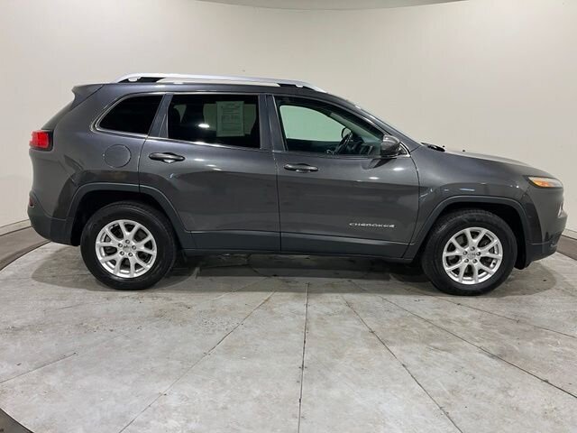 
 2015 Jeep Cherokee Latitude full									