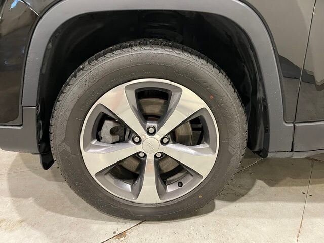 
 2019 Jeep Cherokee Limited full									