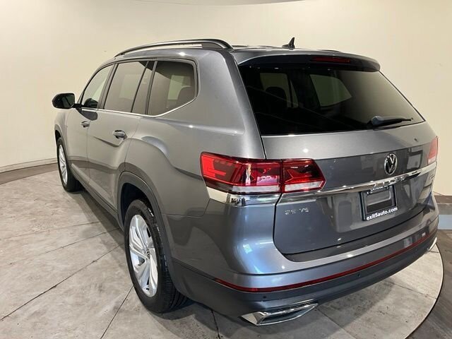 
 2021 Volkswagen Atlas 3.6L V6 SE w/Technology full									