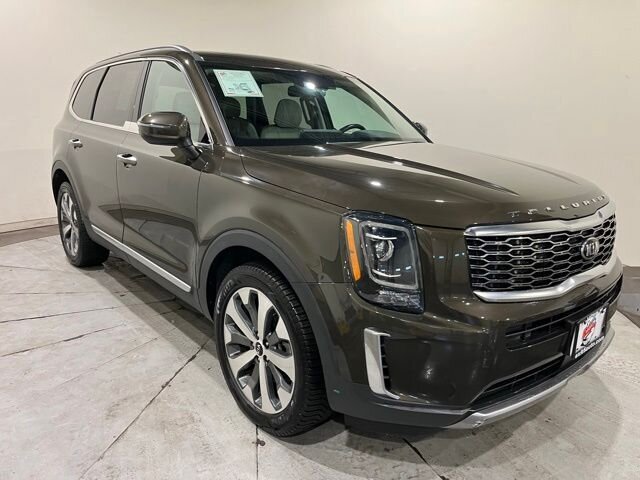 
 2020 Kia Telluride S full									