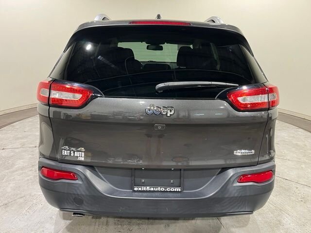 
 2015 Jeep Cherokee Latitude full									