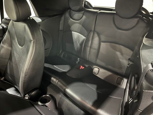 
 2012 MINI Cooper Convertible Base full									