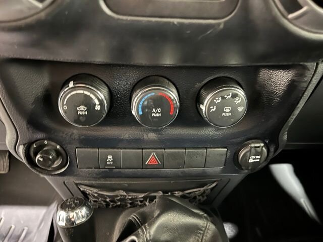 
 2016 Jeep Wrangler Unlimited Sport full									