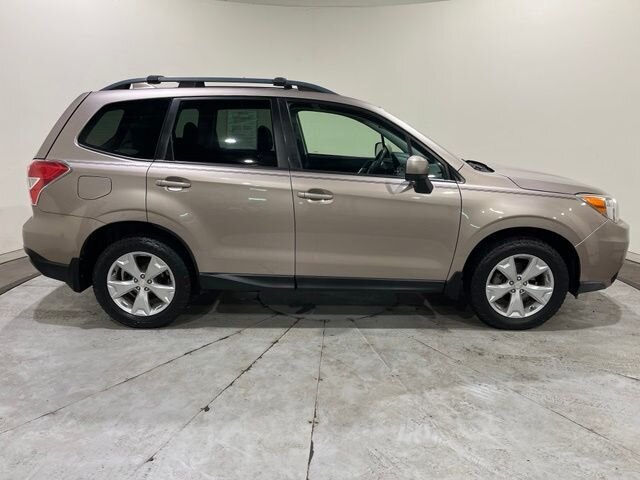 
 2016 Subaru Forester 2.5i Premium full									