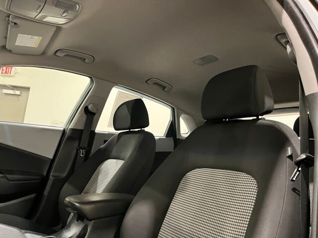 
 2021 Hyundai KONA SE full									