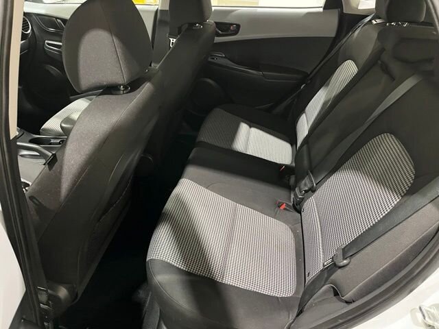 
 2021 Hyundai KONA SE full									