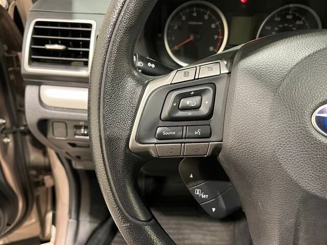
 2016 Subaru Forester 2.5i Premium full									