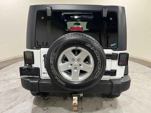 
 2016 Jeep Wrangler Unlimited Sport full									