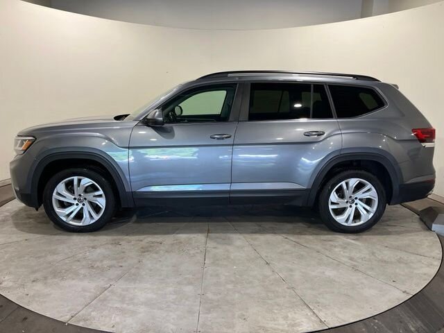 
 2021 Volkswagen Atlas 3.6L V6 SE w/Technology full									