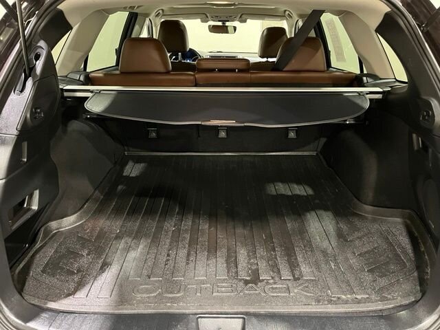 
 2017 Subaru Outback 3.6R Touring full									