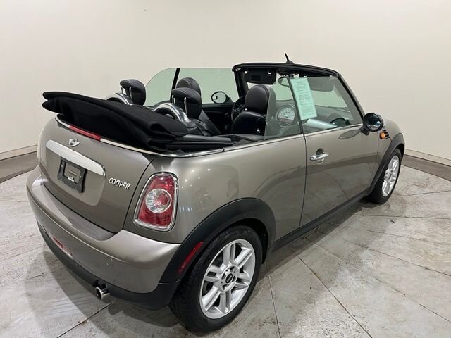 
 2012 MINI Cooper Convertible Base full									
