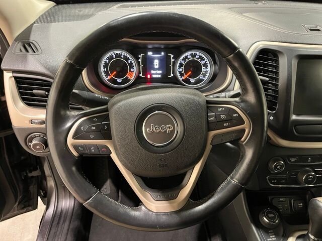 
 2015 Jeep Cherokee Latitude full									