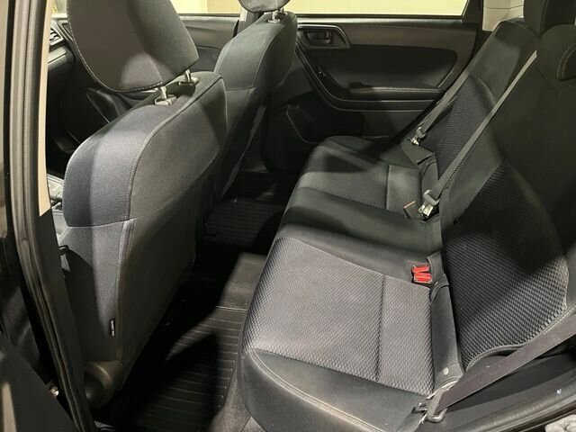
 2016 Subaru Forester 2.5i Premium full									