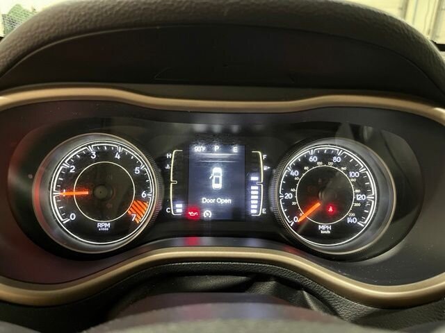 
 2015 Jeep Cherokee Latitude full									