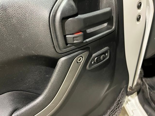 
 2016 Jeep Wrangler Unlimited Sport full									