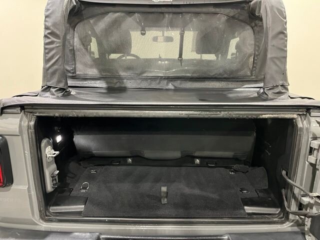 
 2019 Jeep Wrangler Sport full									
