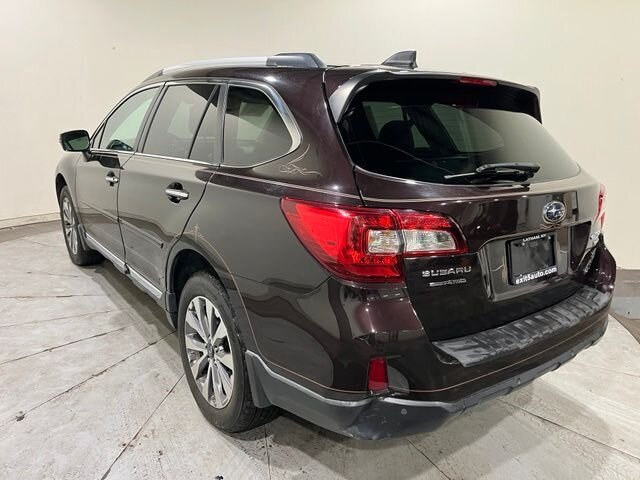 
 2017 Subaru Outback 3.6R Touring full									