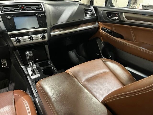 
 2017 Subaru Outback 3.6R Touring full									