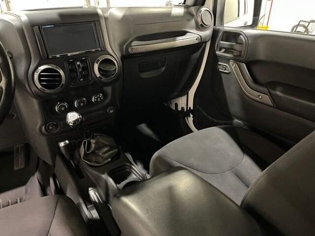 
 2016 Jeep Wrangler Unlimited Sport full									