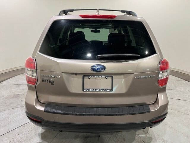 
 2016 Subaru Forester 2.5i Premium full									