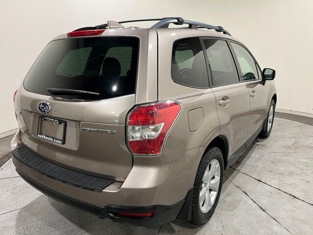 
 2016 Subaru Forester 2.5i Premium full									