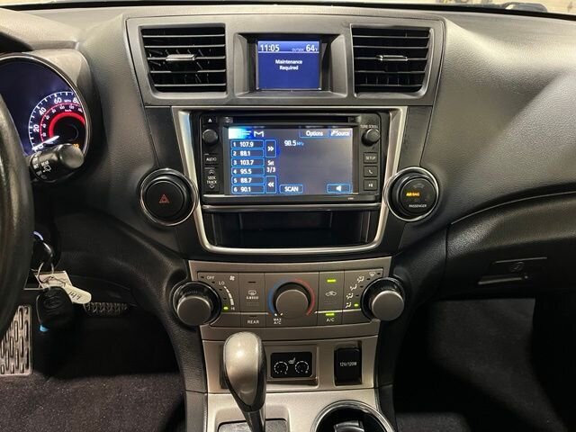 
 2013 Toyota Highlander SE full									