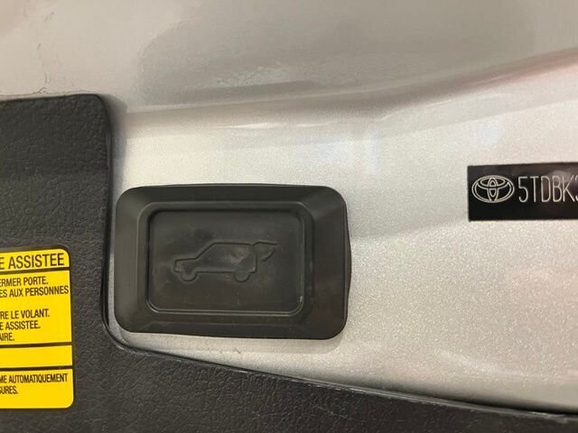 
 2013 Toyota Highlander SE full									