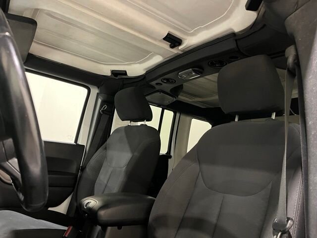 
 2016 Jeep Wrangler Unlimited Sport full									