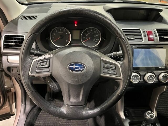
 2016 Subaru Forester 2.5i Premium full									