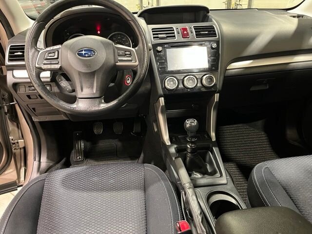
 2016 Subaru Forester 2.5i Premium full									