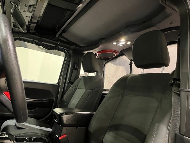
 2019 Jeep Wrangler Sport full									