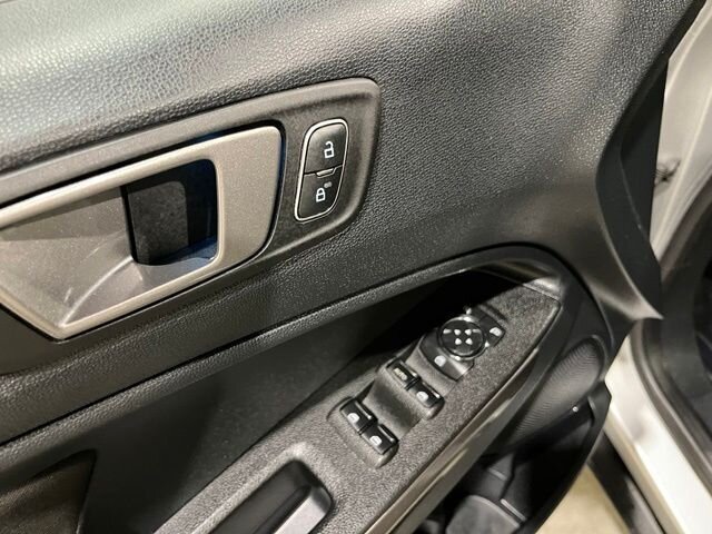 
 2020 Ford EcoSport SE full									