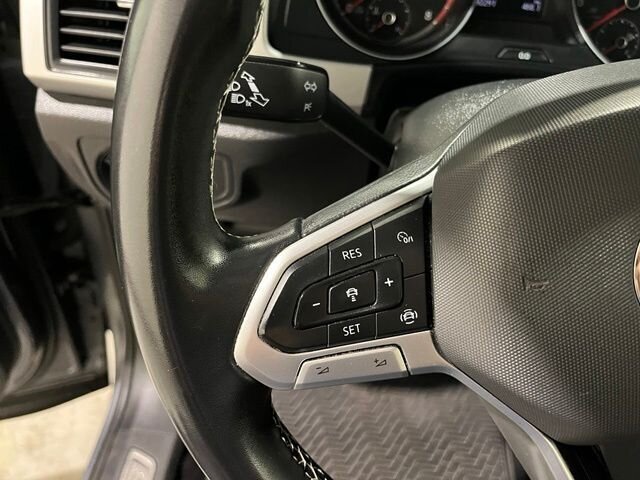 
 2021 Volkswagen Atlas 3.6L V6 SE w/Technology full									