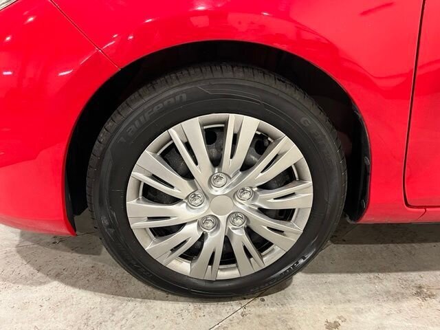 
 2015 Toyota Yaris L full									