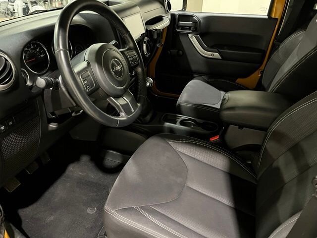 
 2014 Jeep Wrangler Rubicon full									