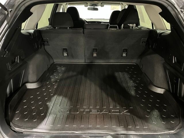 
 2020 Subaru Outback Premium full									