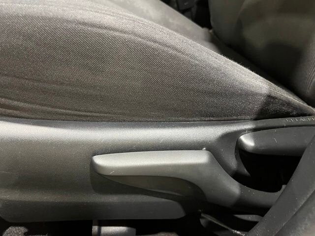 
 2015 Toyota Yaris L full									