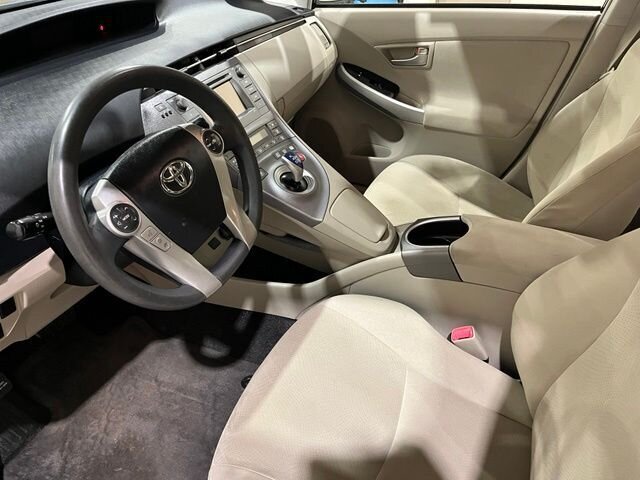 
 2013 Toyota Prius Three full									