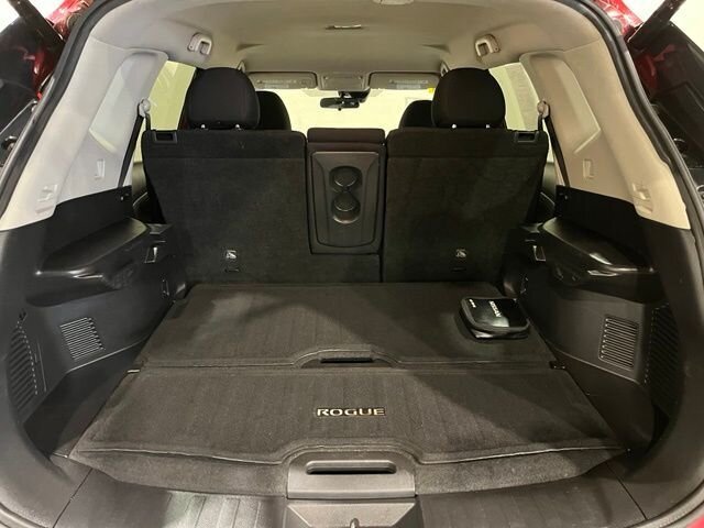 
 2019 Nissan Rogue SV full									