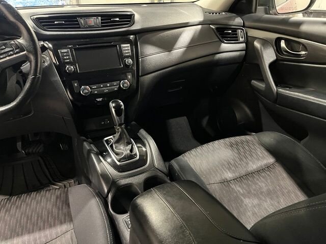 
 2019 Nissan Rogue SV full									