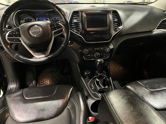 
 2019 Jeep Cherokee Latitude Plus full									