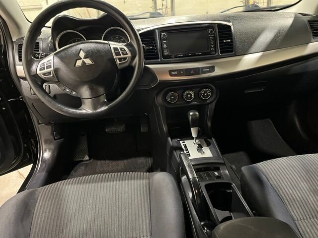 
 2014 Mitsubishi Lancer SE full									