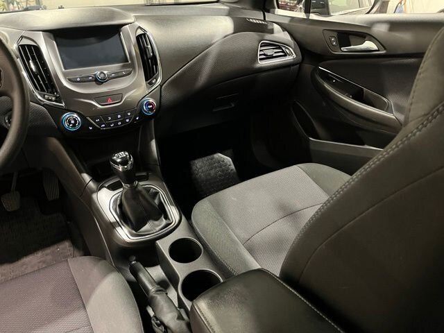 
 2017 Chevrolet Cruze LT full									