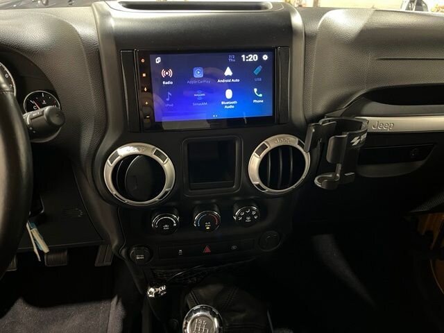 
 2014 Jeep Wrangler Rubicon full									