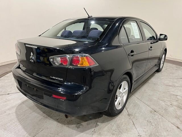 
 2014 Mitsubishi Lancer SE full									