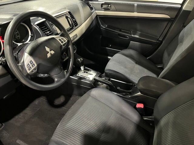 
 2014 Mitsubishi Lancer SE full									