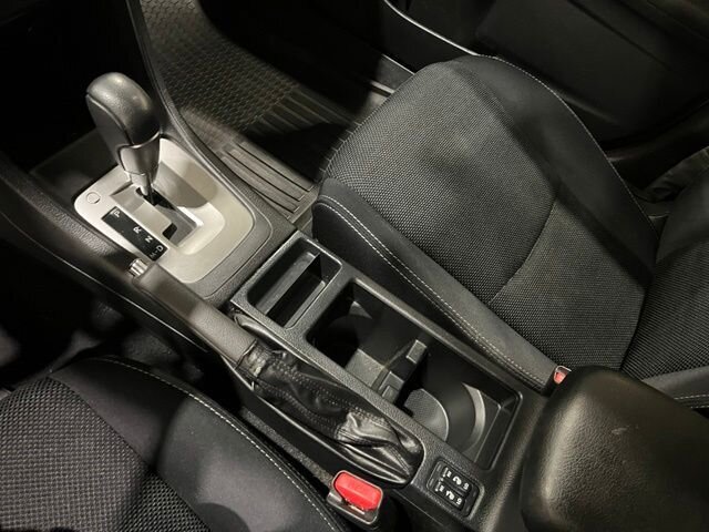 
 2014 Subaru XV Crosstrek 2.0i Hybrid full									